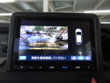 バックカメラの画像です。ガイドラインがスムースな車庫入れをサポートいたします。車庫入れの安心感がアップしますね。