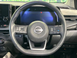 【ステアリングヒーター】冬場に冷たくなりやすい革巻きステアリングを、スイッチ一つで素早く適温に!エアコンよりも早く温まってくれるので、寒い日の運転も快適になりますね♪