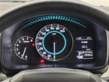 【メーターまわり】ドライバーから見やすい位置にあって安全運転に寄与します。マルチインフォメーションディスプレイでは、クルマに関するたくさんの情報を確認可能。