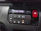 オートエアコンタイプなので細かい操作なしで快適温度に調整してくれます。季節の変わり目のわずらわしさはありませんね。
