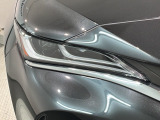 LEDヘッドライトは、点灯の瞬間から最大光量を発揮し、突然暗くなるトンネルなどでの安定感を高めます。
