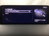 ハンドル操作をアシストすることにより車線からの逸脱回避を支援します。