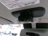 車内や、車側面、リヤガラス越しの後方撮影が可能です♪安心安全装備ですよね♪