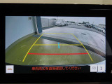 バックガイドモニターで、後方を確認しながら安心して駐車することができます。運転初心者も熟練者も必須の機能ですよ!