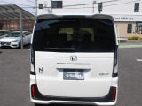 当社の優秀なスタッフがしっかり点検整備をさせていただいてからご納車いたします!さらに!ワイパーゴム、エレメント、エアクリーナーを新品交換させて頂いています!