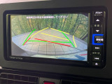 【バックカメラ】駐車時に後方がリアルタイム映像で確認できます。大型商業施設や立体駐車場での駐車時や、夜間のバック時に大活躍!運転スキルに関わらず、今や必須となった装備のひとつです!