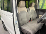 運転席シート廻りは使用感も少なく、良好な状態となっています。丁寧に使われていたことがよくわかりますね。