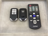 スマートキー付きですからドアロックの開閉およびエンジンスタートが楽々です。電動スライドドアの開け閉めもボタンで操作できます。スペアキーも同じものを用意しております。