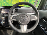 インテリアに合わせたデザインのステアリングは、運転される方のことも考え、運転しやすい形状、大きさです。是非一度、実際に触ってお確かめください。