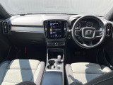 XC40 B4 AWD モメンタム 4WD 