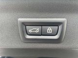 弊社在庫車両はすべて、入庫段階での客観的且つ厳正な車両チェック(第3者機関日本査定協会による査定)を実施しております。メーター改ざん車、修復歴車などは一切ございませんので、どうぞご安心くださいませ。