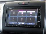 ナビゲーションは純正メモリーナビ(VXM-235Ci)を装着しております。AM、FM、CD、Bluetoothがご使用いただけます。初めて訪れた場所でも安心ですね!