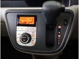エアコンはオートエアコンで車内の温度も快適ですね☆