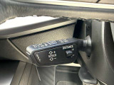 アダプティブクルーズコントロールは、こちらのレバーで操作します。前方車両との間隔を自動的に調整してドライブの疲労を軽減します