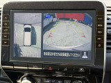 駐停車には便利なアラウンドビューモニター搭載。サイドモニターの切り替えも可能です。