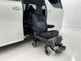 ウェルキャブ仕様車です。 一台一台使う人に合わせた仕様になっていますので、詳しくはスタッフまでお問合せ下さい。