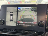 【アラウンドビューモニター】専用のカメラにより、上から見下ろしたような視点で360度クルマの周囲を確認することができます☆縦列駐車や幅寄せ時に活躍してくれます♪