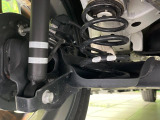 お車を安心してお乗りいただく為には、足回りの定期点検が欠かせません。サービスサポート(有償保証)では無料点検もご提供しており、安心のカーライフをお過ごしいただけるサポート体制が整っています。