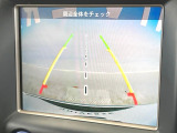 ●ガイドライン付きバックカメラ:不安な駐車もこれで安心!ガイドライン付きなので狭い箇所での駐車もラクラクです!
