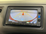 バックカメラの画像です。ガイドラインがスムースな車庫入れをサポートいたします。車庫入れの安心感がアップしますね。