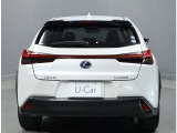 レクサスのLをモチーフにしたテールランプデザインが車両の美しさ、存在感を際立たせます。