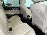 初年度登録から3年間は新車保証(メルセデスケア)を継承して、ご利用になれます。メルセデスケアは一部消耗品や、定期点検までも保証対象となりますので、保証が広範囲です。