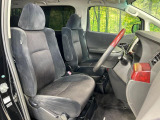 運転席シート廻りは使用感も少なく、良好な状態となっています。丁寧に使われていたことがよくわかりますね。