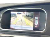 【パークアシスト・カメラ】駐車時に後方がリアルタイム映像で確認できます。大型商業施設や立体駐車場での駐車時や、夜間のバック時に大活躍!運転スキルに関わらず、今や必須となった装備のひとつです!