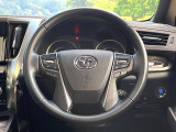 【純正革巻きステアリング】上質な革を使用することで、手にしっかり馴染みとても運転しやすいハンドルです♪