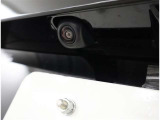 バックカメラが付いているので後方確認が非常にしやすいです。今や運転初心者も熟練者も必須装備!ついていて損はないですね♪