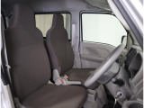 視点が高い運転席は、安全運転の手助けをします。