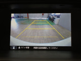 【バックカメラ】モニターに後方の映像が映つり出すので、死角の障害物の早期発見や駐車に協力してくれます。