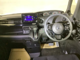 機能的なコックピット。快適な運転を楽しめます。