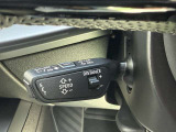 アダプティブクルーズコントロールは、こちらのレバーで操作します。前方車両との間隔を自動的に調整してドライブの疲労を軽減します