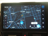 ディスプレイオーディオ(コネクティッドナビ対応)PLUS搭載。T-Connectご契約で2027年1月まで無償で利用できるナビ(期限到来後は有償)と、解約後も利用できる車載ナビが搭載されています。