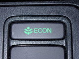 エンジン、エアコンなどを制御し低燃費な『ECONモード』に、また走りを楽しみたいとき、空調など快適性を重視したいときにはスイッチOFFで通常モードに切り替えができます!