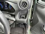 運転席横にはドリンクホルダーもございます。