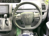 【純正革巻きステアリング】上質な革を使用することで、手にしっかり馴染みとても運転しやすいハンドルです♪