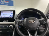 使いやすく運転しやすいレイアウトの運転席周り。