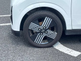 高級感引き立てるアルミ装着車。お洒落は足元からですね!