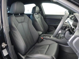 Audi車はどの車種も全てレザーハンドルです。そこにはAudiのこだわりがあり質感の高いレザーでしっかりと手に馴染み、高級感を演出します。
