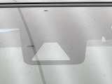 【プリクラッシュセーフティ】前方の車両等を検知し、衝突しそうな時は警報で注意を促し、ブレーキを踏む力をサポート。ブレーキを踏めなかった場合は衝突被害軽減ブレーキが作動、衝突回避をサポートします。