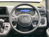 【純正革巻きステアリング】上質な革を使用することで、手にしっかり馴染みとても運転しやすいハンドルです♪