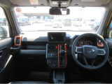 運転席からボンネットの先端が見え、車幅もとても掴みやすい。