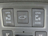 両側電動スライドドア&電動バックドア☆スライドドアだけではなく重たいバックドアもスイッチ操作で開閉できます!お子様の乗り降りや荷物の積み下ろし時など、どんな場面でも大活躍しますよ♪