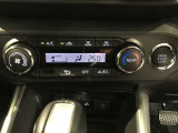 オートエアコンです。温度設定ができます。冷え性の方が乗っても安心ですね♪