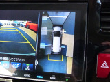 【マルチカメラ】前後左右に付いたカメラ映像をもとに、車を上空から見下ろしたように表示!狭い駐車場での車庫入れや道でのすれ違い時も安心です