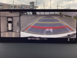 狭い場所での駐車やすれ違いなどでより的確な運転操作に役立つ360&deg;ビューモニターが装備されています。