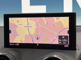 ●純正ナビ:一体感のあるナビは、高級感ある車内を演出してくれます。オーディオ機能も充実しておりますので、運転もより楽しめます♪