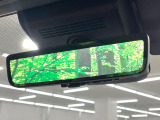 【デジタルインナーミラー】後席の大きな荷物や同乗者で後方が確認しづらい時でも安心!カメラが撮影した車両後方の映像をルームミラー内に表示。クリアな視界で状況の確認が可能です!